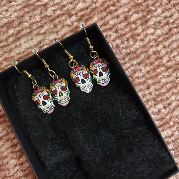 Dia de los muertos earrings - Picture 2 of 3